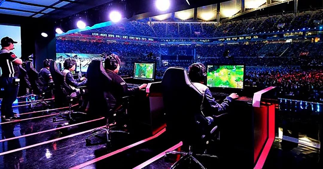 她来说不仅 她来说不仅